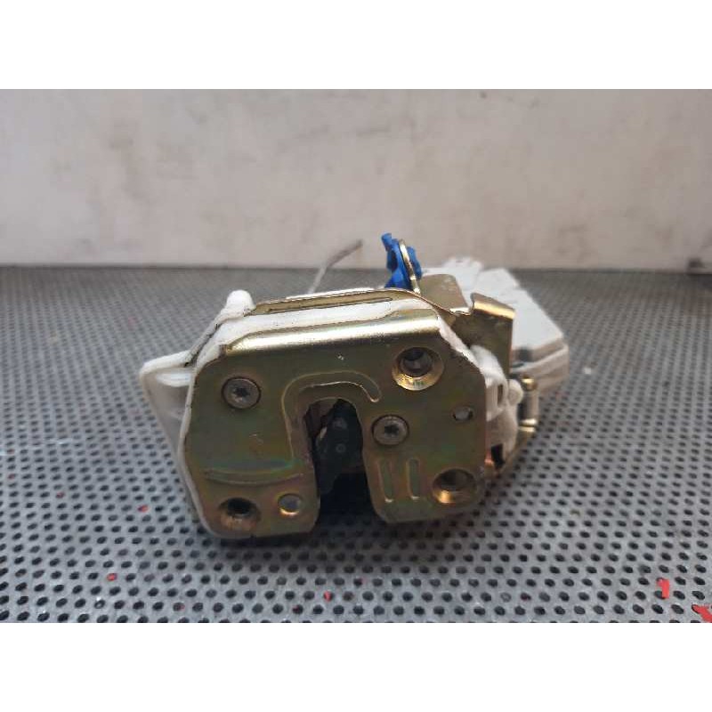 Recambio de cerradura puerta trasera derecha para nissan primera berlina (p11) referencia OEM IAM  123967 4