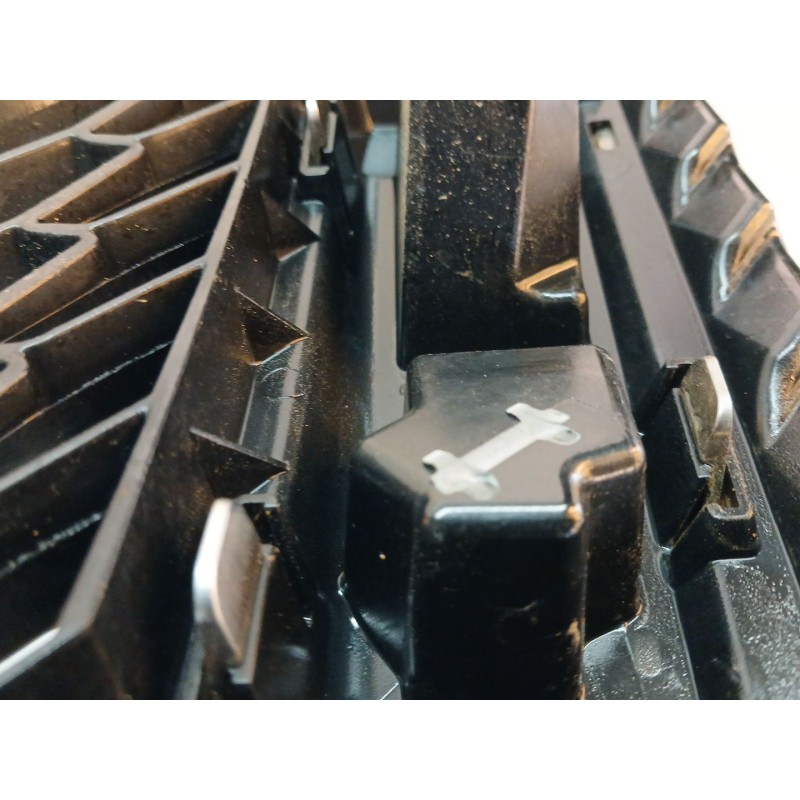 Recambio de rejilla delantera para nissan qashqai (j11) 360 referencia OEM IAM 62310HB3 - Negro 3