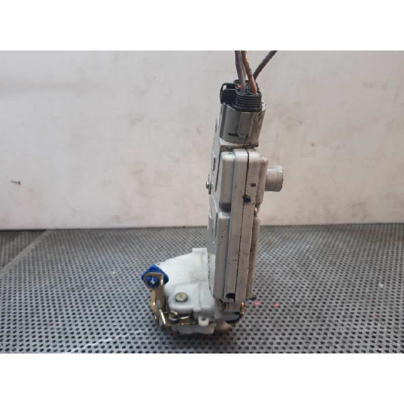 Recambio de cerradura puerta trasera derecha para nissan primera berlina (p11) referencia OEM IAM  123967 6