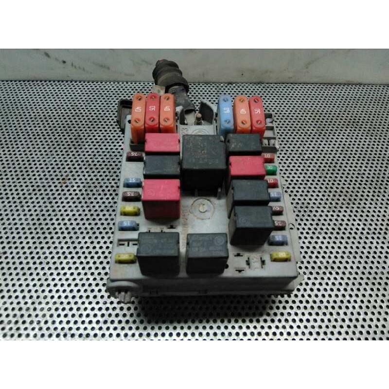 Recambio de caja reles / fusibles para alfa romeo 147 (190) 1.9 jtd cat referencia OEM IAM 51742420  