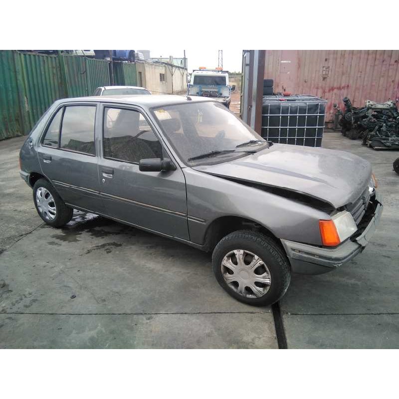 peugeot 205 berlina del año 1988