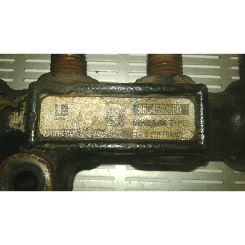 Recambio de rampa inyectora para ford fiesta (cbk) 1.4 tdci cat referencia OEM IAM 9654492680 - Blanco 2