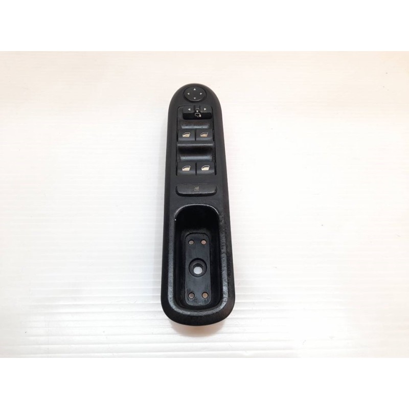Recambio de mando elevalunas delantero izquierdo para peugeot 407 st sport pack referencia OEM IAM 96468704XT  