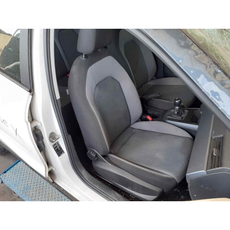 Recambio de asiento delantero derecho para seat arona xcellence edition referencia OEM IAM - Blanco 2