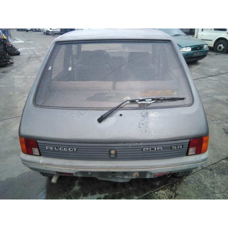 peugeot 205 berlina del año 1988