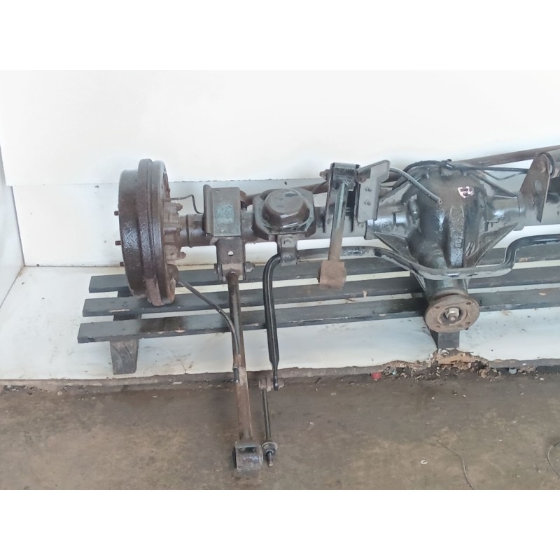 Recambio de puente trasero para nissan terrano/terrano.ii (r20) comfort referencia OEM IAM - Rojo 2