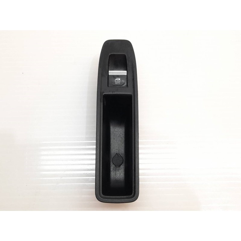 Recambio de mando elevalunas trasero izquierdo para renault captur ii e-tech engineered referencia OEM IAM 829509794R P254114723