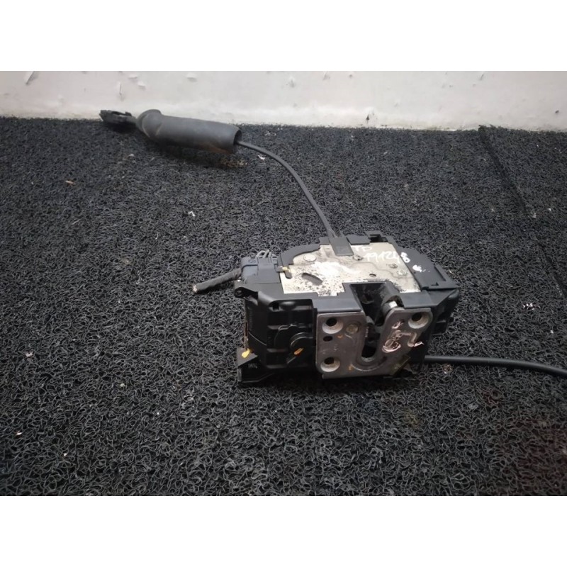 Recambio de cerradura puerta trasera derecha para renault megane iii berlina 5 p dynamique referencia OEM IAM   