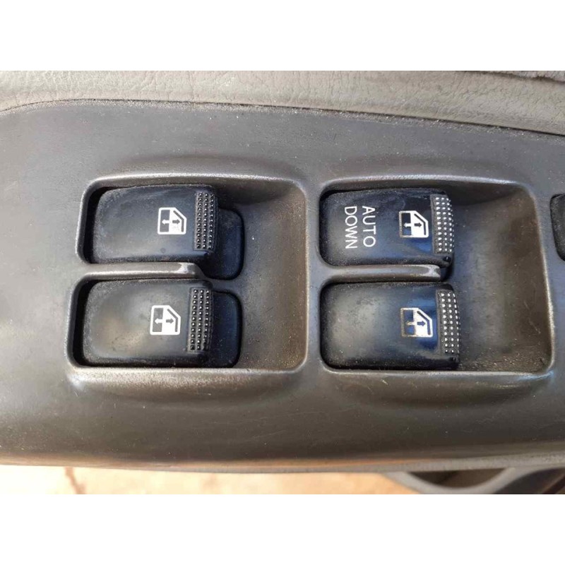 Recambio de mando elevalunas delantero izquierdo para hyundai tucson (jm) 2.0 comfort referencia OEM IAM - Negro 2