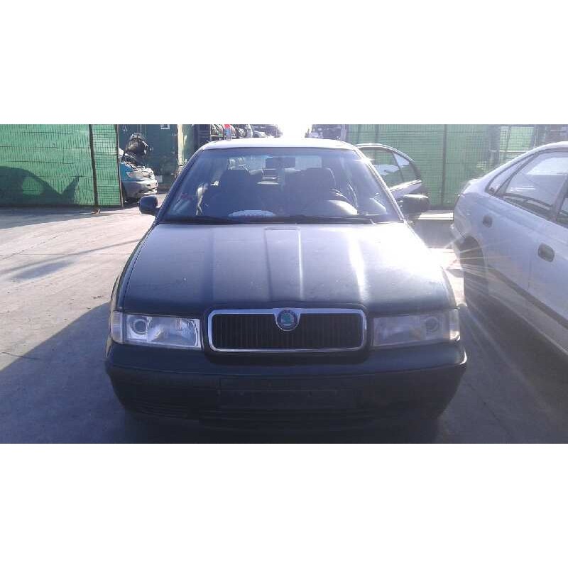 skoda octavia berlina (1u2) del año 2000