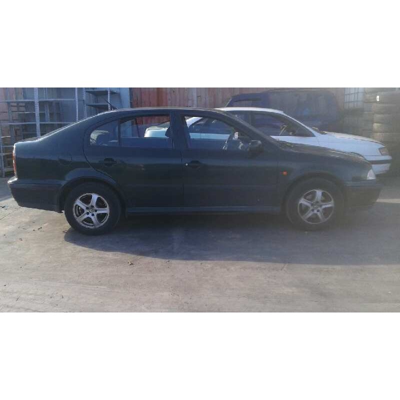 skoda octavia berlina (1u2) del año 2000