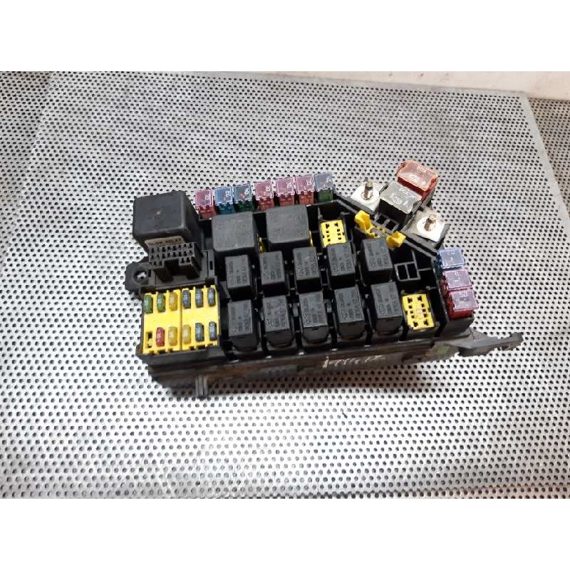 Recambio de caja reles / fusibles para kia carnival td ls referencia OEM IAM 35254  MOLEX