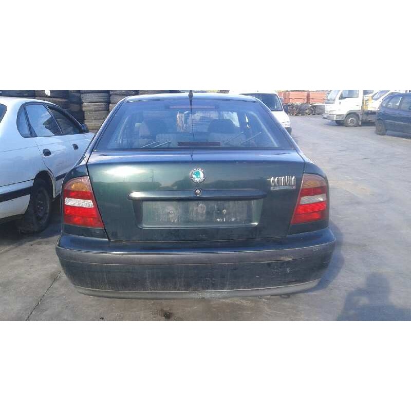 skoda octavia berlina (1u2) del año 2000