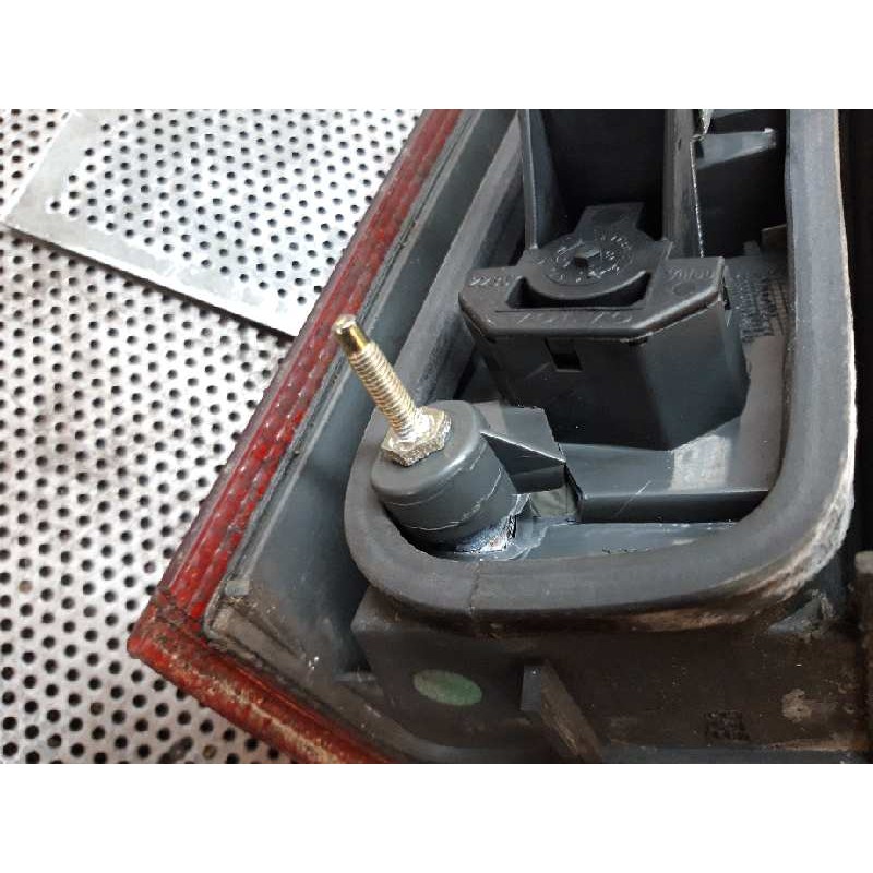 Recambio de piloto trasero derecho para volvo v70 familiar tdi / d referencia OEM IAM 4