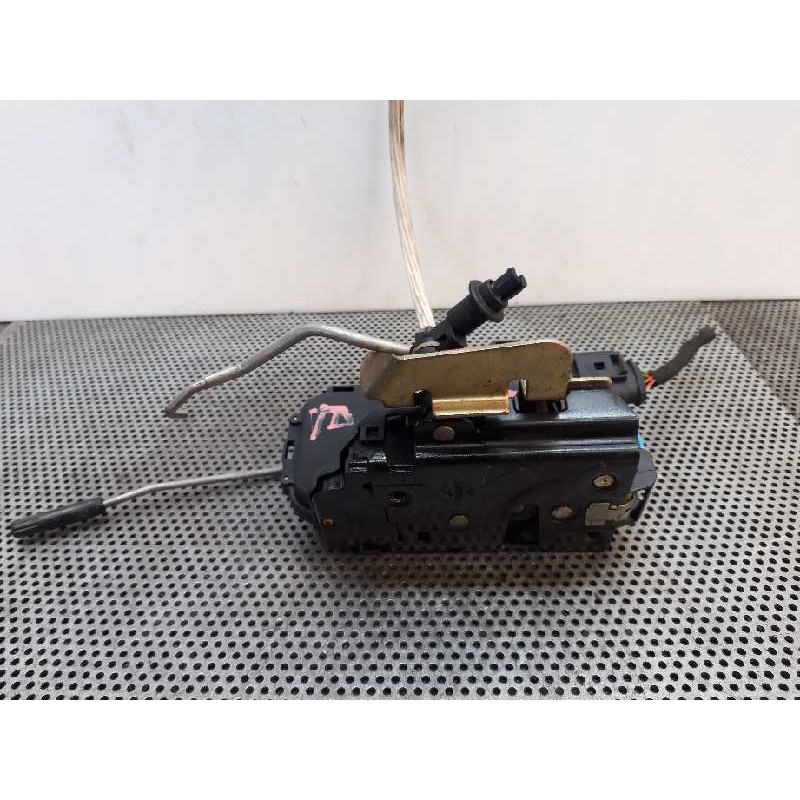 Recambio de cerradura puerta trasera derecha para audi a6 berlina (4b2) 2.5 tdi referencia OEM IAM 4