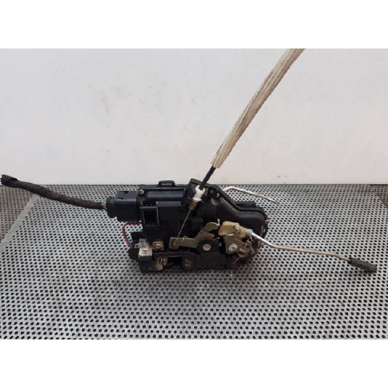 Recambio de cerradura puerta trasera derecha para audi a6 berlina (4b2) 2.5 tdi referencia OEM IAM 5