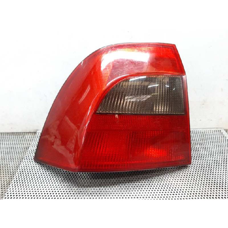 Recambio de piloto trasero izquierdo para opel vectra b berlina elegance referencia OEM IAM   