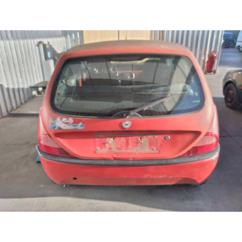 lancia lancia y del año 1998