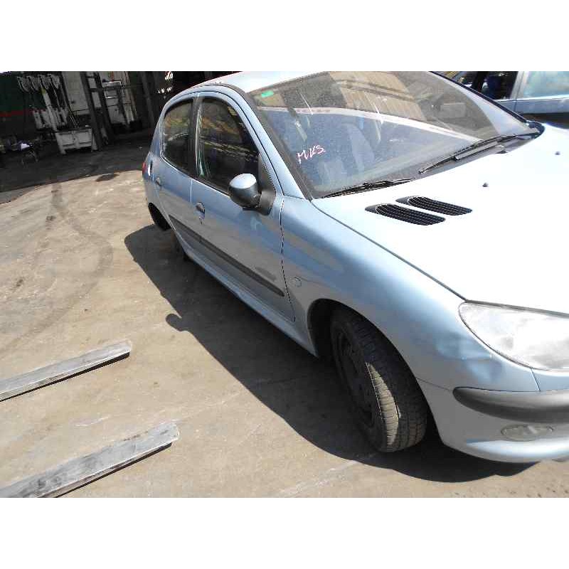 peugeot 206 berlina del año 2001