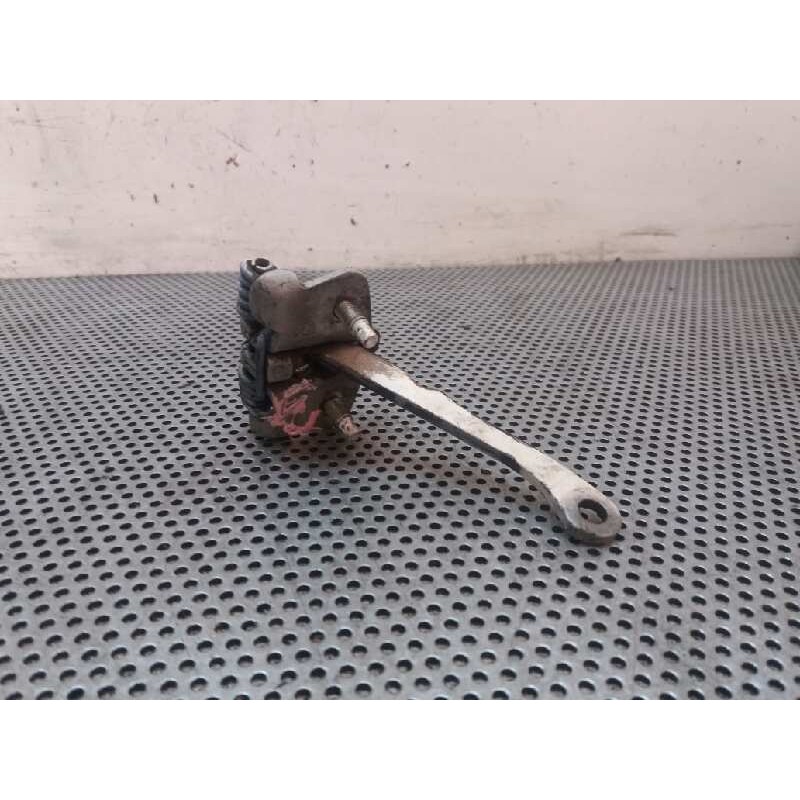 Recambio de retenedor puerta trasera derecha para peugeot 306 break 1.9 diesel referencia OEM IAM - Blanco 3