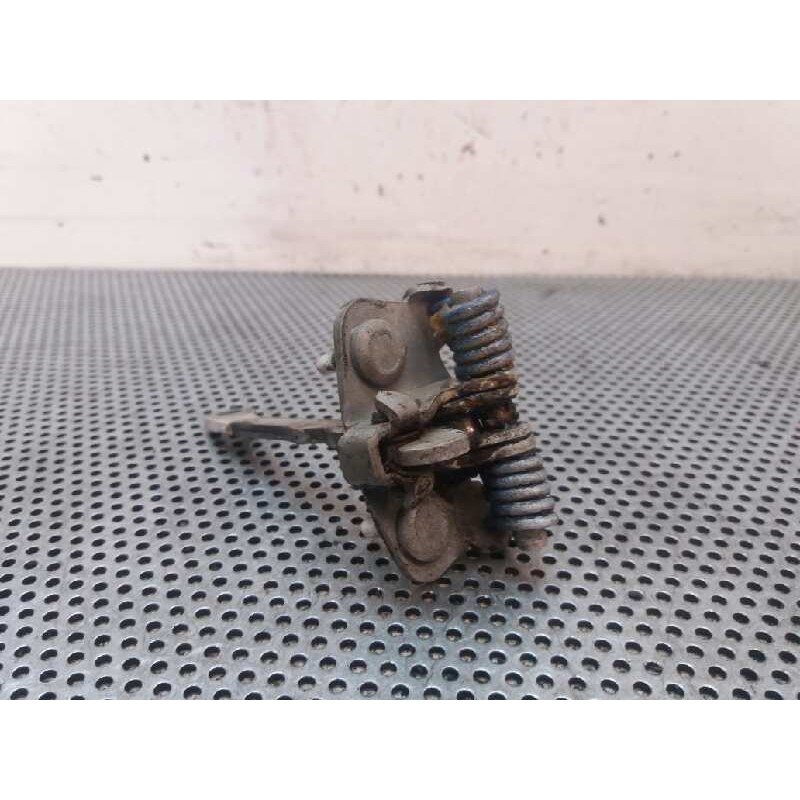 Recambio de retenedor puerta trasera izquierda para peugeot 306 break 1.9 diesel referencia OEM IAM - Blanco 2