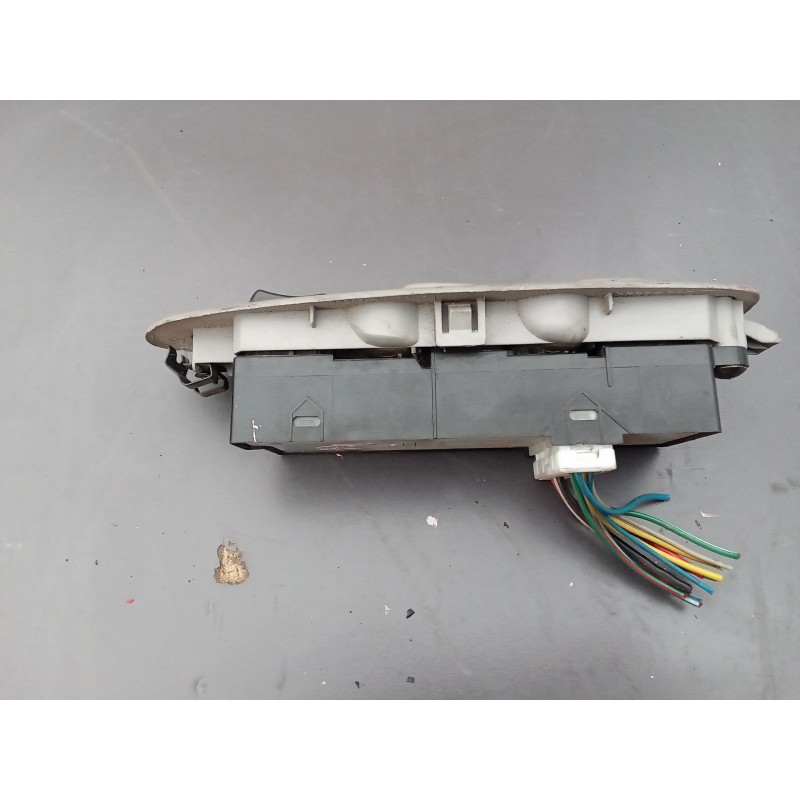 Recambio de mando elevalunas delantero izquierdo para nissan almera tino (v10m) básico referencia OEM IAM 5