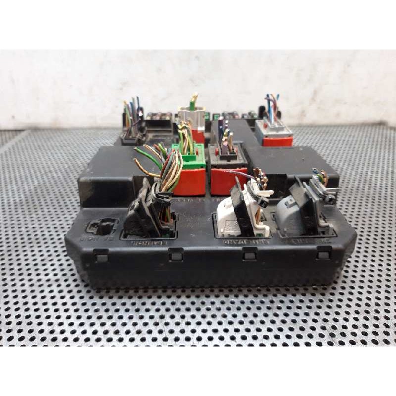 Recambio de caja reles / fusibles para peugeot 307 break / sw (s1) break xr referencia OEM IAM 9651197780 9651197080 2