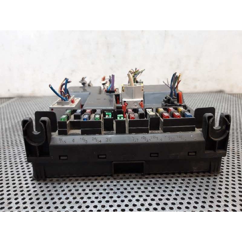 Recambio de caja reles / fusibles para peugeot 307 break / sw (s1) break xr referencia OEM IAM 9651197780 9651197080 6