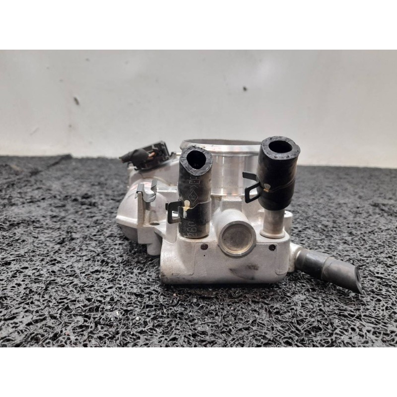 Recambio de caja mariposa para hyundai i30 (gd) style referencia OEM IAM 351002B150 9590930008 BOSCH - Blanco 2