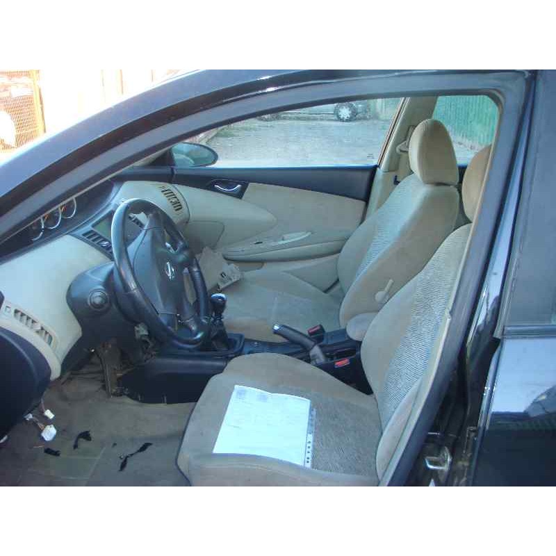 nissan primera berlina (p12) del año 2004