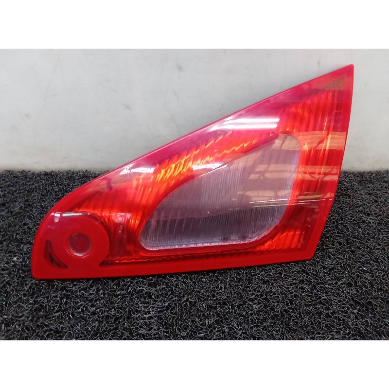 Recambio de piloto trasero derecho interior para mitsubishi colt berlina 3 (cz) 1.3 atlantis referencia OEM IAM 8336A029  