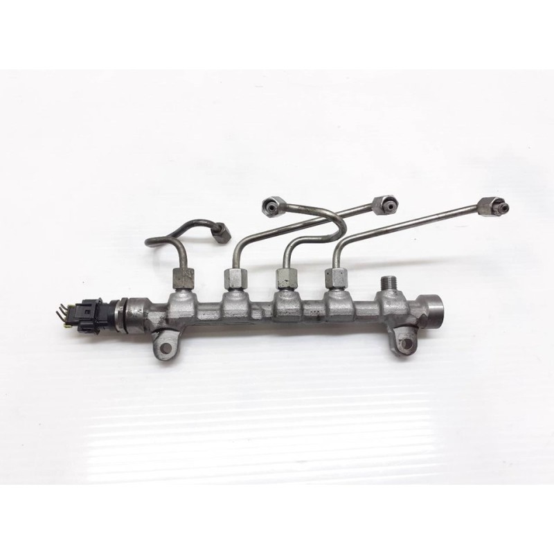 Recambio de rampa inyectora para kia sportage drive 4x2 referencia OEM IAM 0445214181  BOSCH