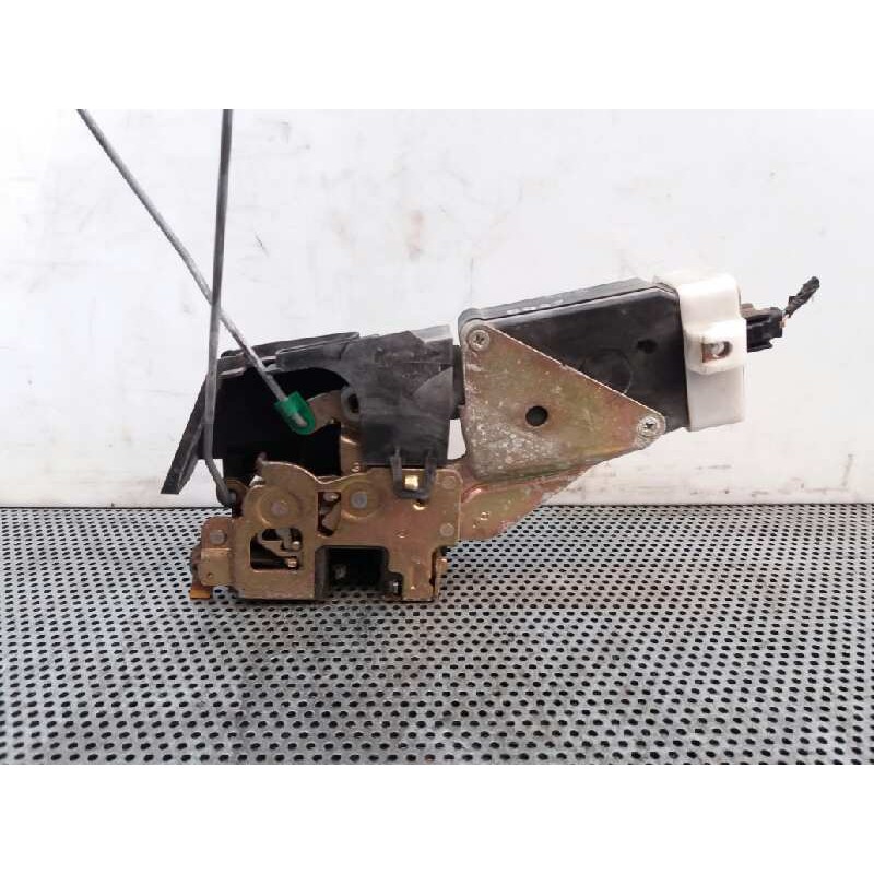Recambio de cerradura puerta trasera izquierda para volvo s40 berlina td referencia OEM IAM 2