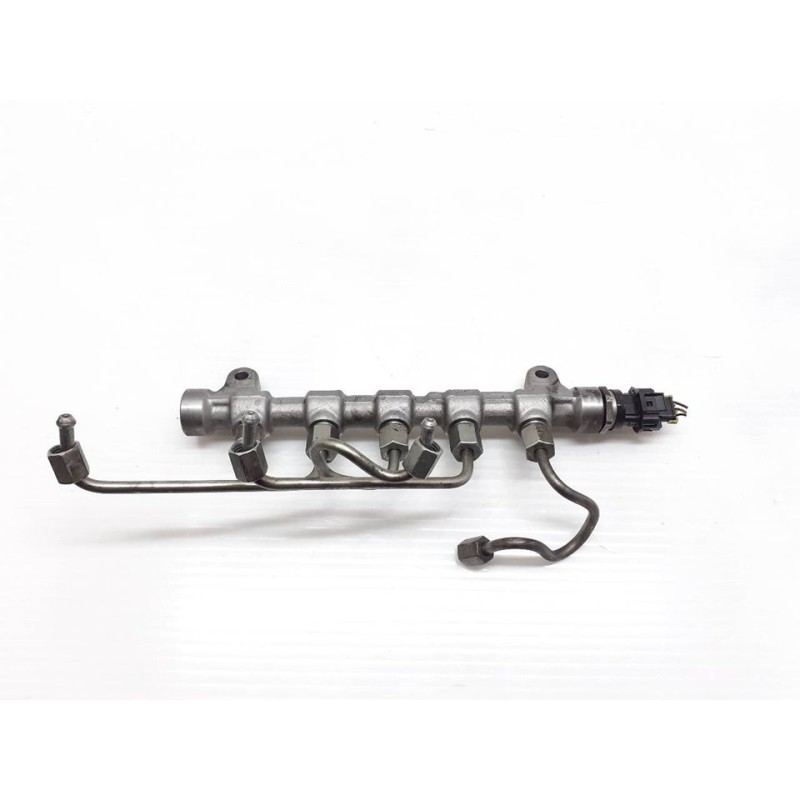 Recambio de rampa inyectora para kia sportage drive 4x2 referencia OEM IAM 0445214181  BOSCH 3