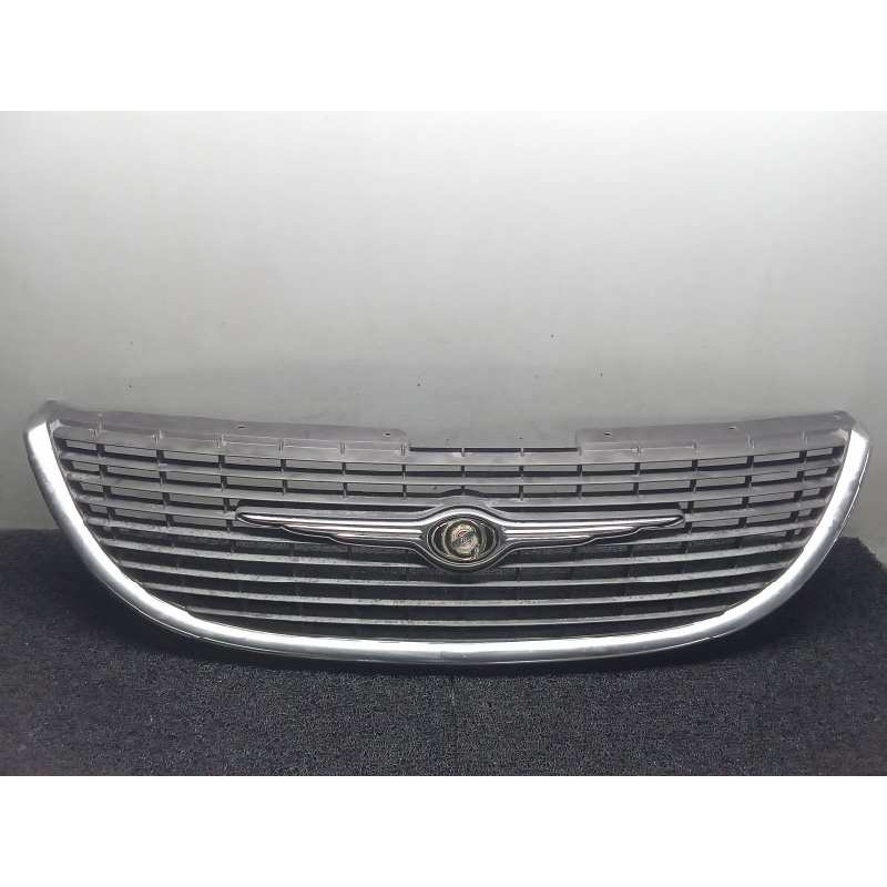 Recambio de rejilla delantera para chrysler voyager (rg) 2.4 se referencia OEM IAM   