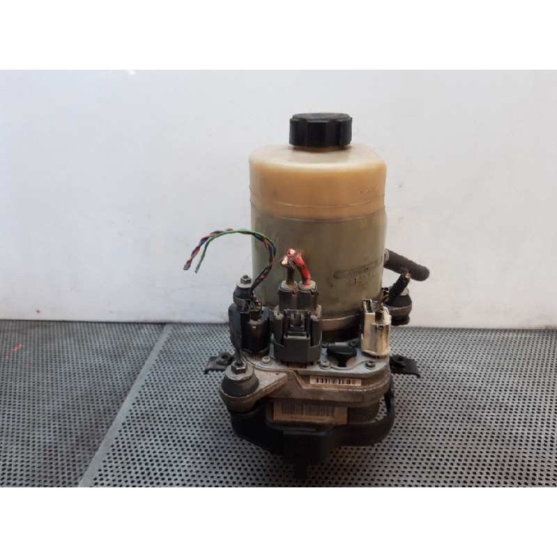 Recambio de bomba direccion para ford focus lim. (cb4) titanium referencia OEM IAM 4M513K514CC 4