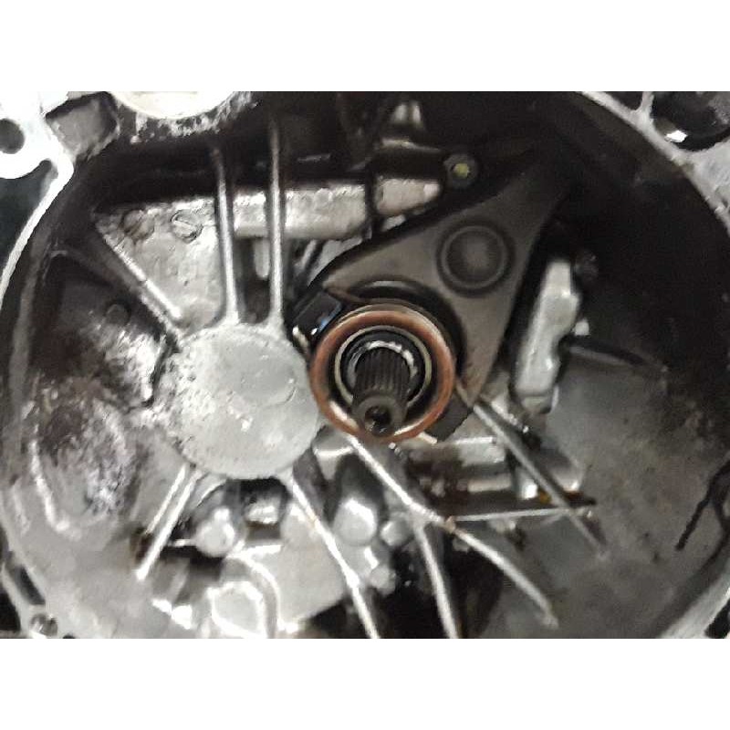 Recambio de caja cambios para nissan almera tino (v10m) básico referencia OEM IAM YD 3