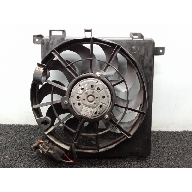 Recambio de electroventilador para opel astra twin top enjoy referencia OEM IAM 0130303304 24467444 BOSCH 3