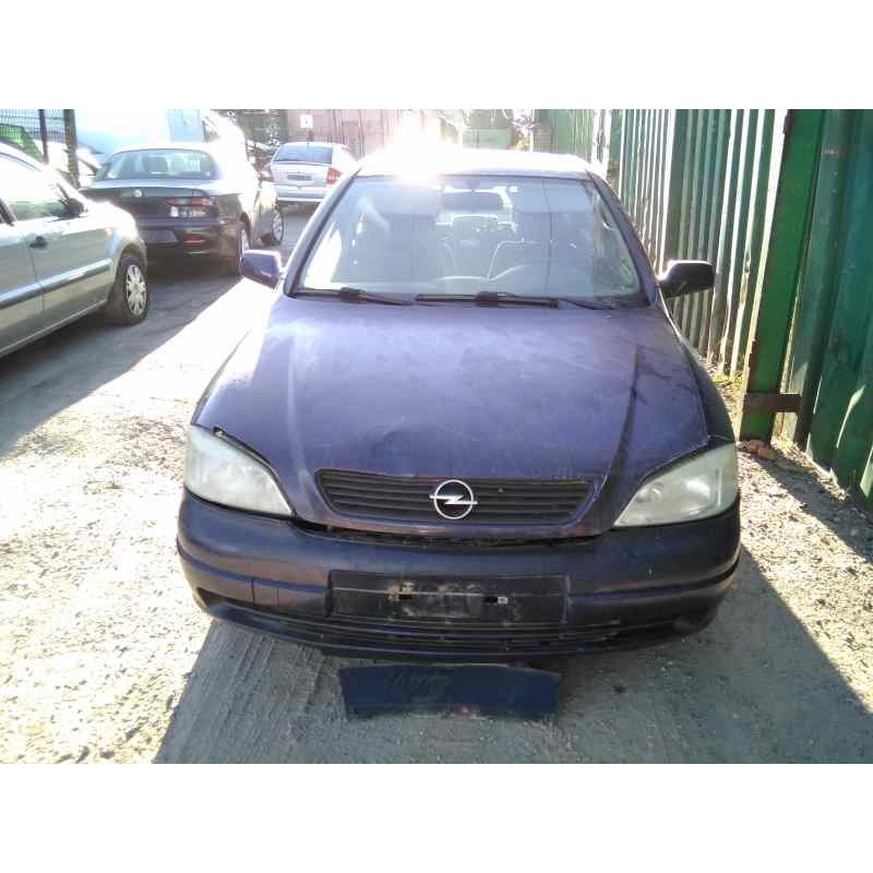 opel astra g berlina del año 2000
