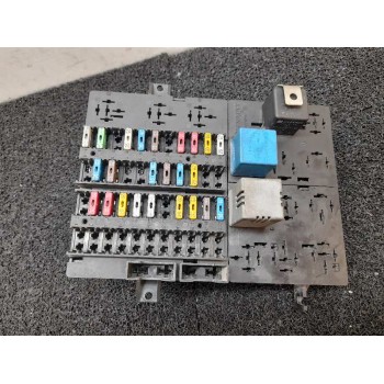 CAJA RELES / FUSIBLES 