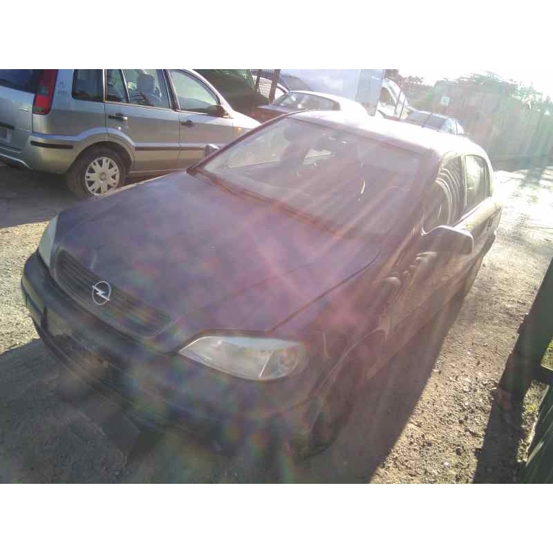 opel astra g berlina del año 2000