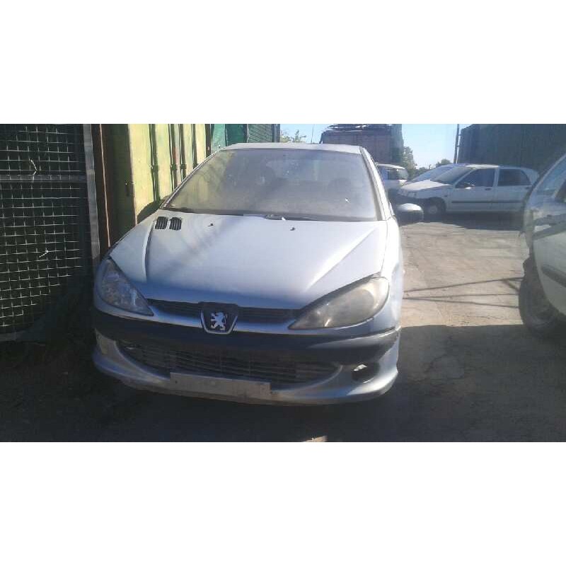 peugeot 206 berlina del año 2001