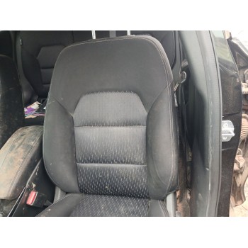 ASIENTO DELANTERO IZQUIERDO 