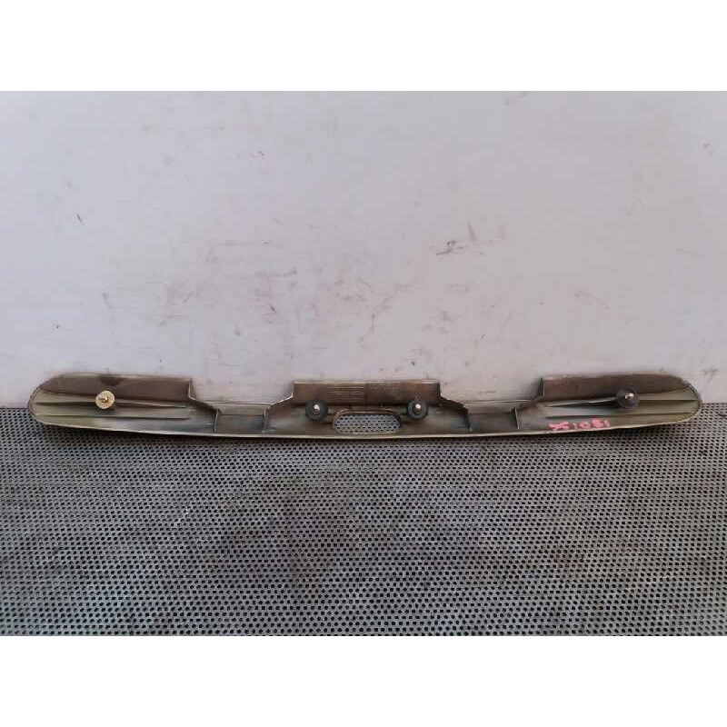 Recambio de molduras traseras para volvo s40 berlina td referencia OEM IAM 2