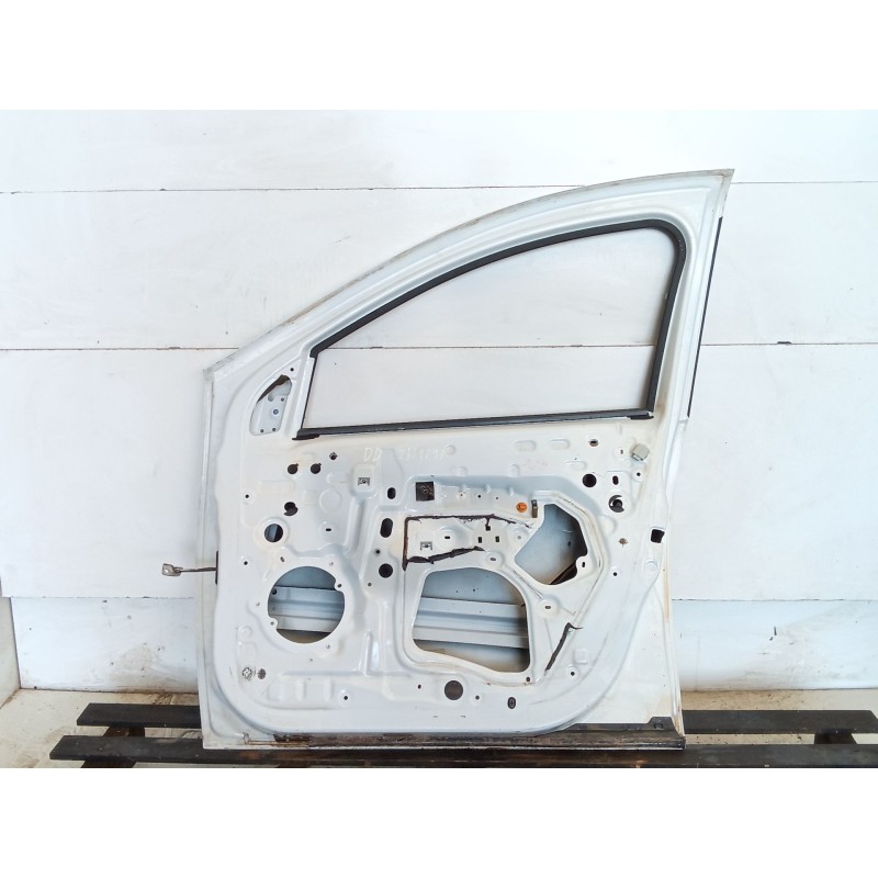 Recambio de puerta delantera derecha para dacia duster ii essential referencia OEM IAM - Blanco 2