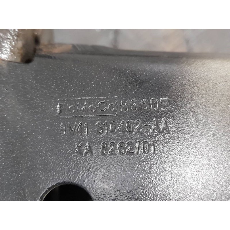 Recambio de refuerzo paragolpes delantero para ford kuga (cbv) trend referencia OEM IAM 8V41S10493AA - Negro 3