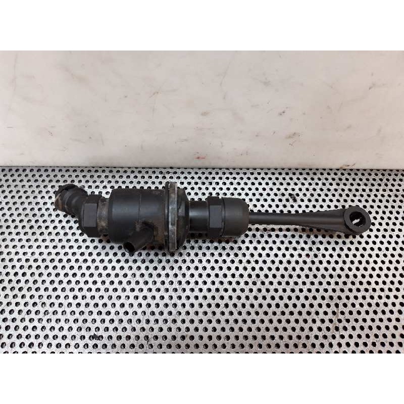 Recambio de bomba embrague para renault megane ii berlina 3p 1.5 dci diesel referencia OEM IAM 8200151784D  