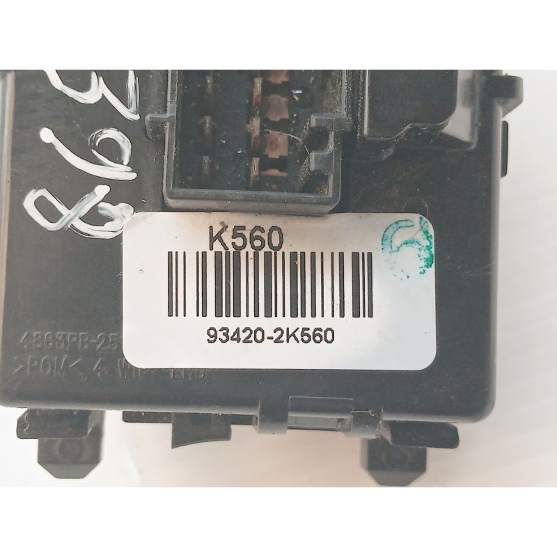Recambio de mando limpia para hyundai ix20 gls comfort referencia OEM IAM 934202K560 - Blanco 2
