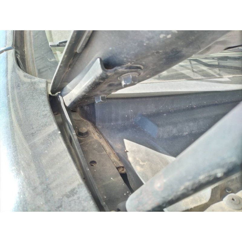 Recambio de bisagra capot derecha para ssangyong rexton rx 270 plus / 270 xdi plus referencia OEM IAM   