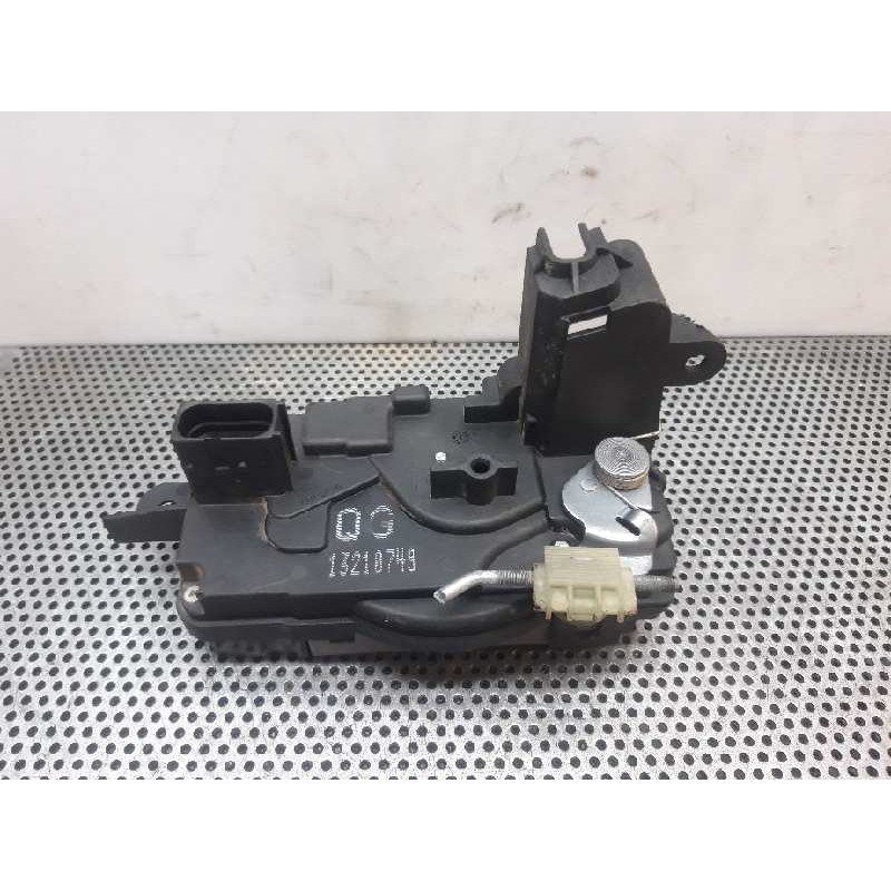 Recambio de cerradura puerta delantera derecha para opel zafira b cosmo referencia OEM IAM 13210749  